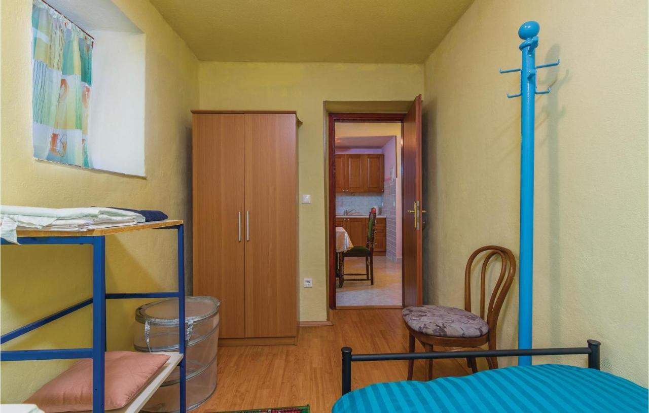 Pet Friendly Apartment In Porec With Wifi Exteriör bild