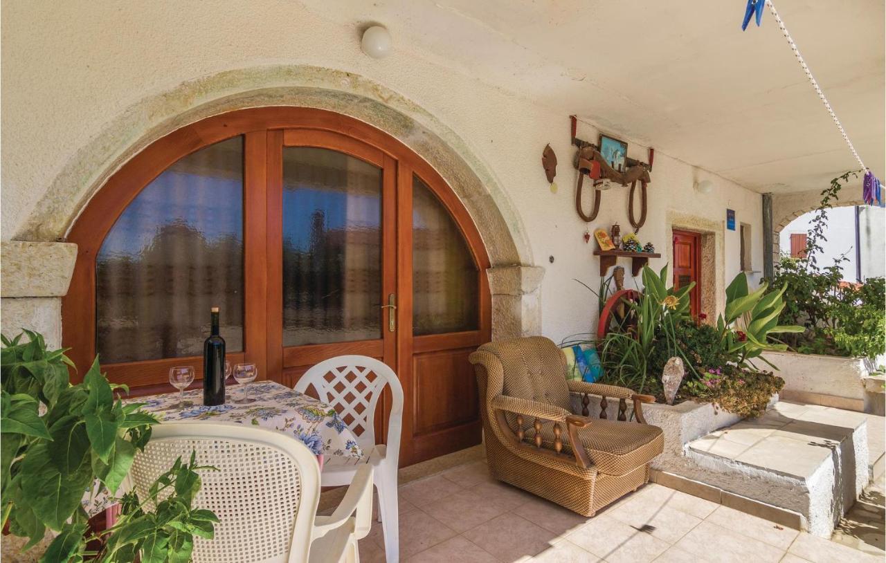 Pet Friendly Apartment In Porec With Wifi Exteriör bild