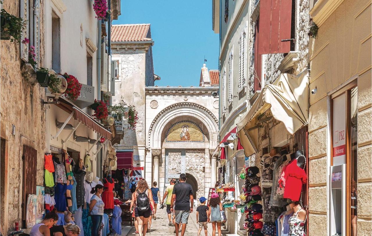 Pet Friendly Apartment In Porec With Wifi Exteriör bild