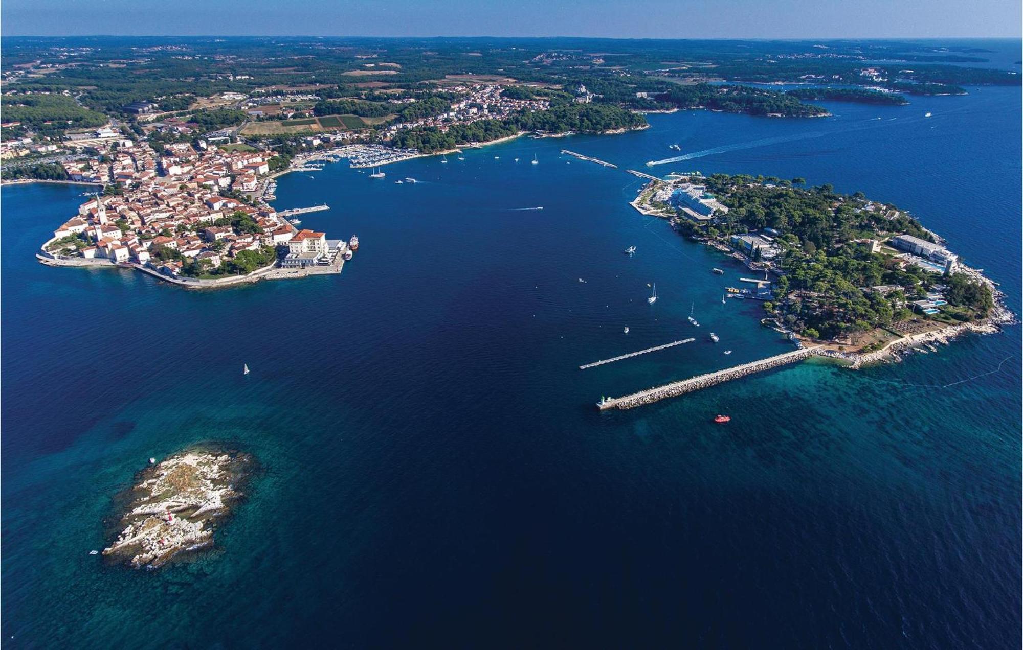 Pet Friendly Apartment In Porec With Wifi Exteriör bild