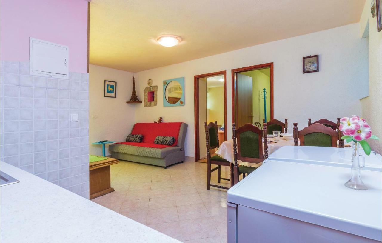 Pet Friendly Apartment In Porec With Wifi Exteriör bild
