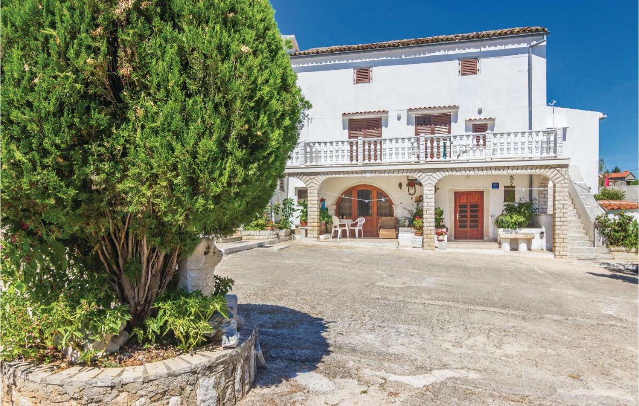 Pet Friendly Apartment In Porec With Wifi Exteriör bild