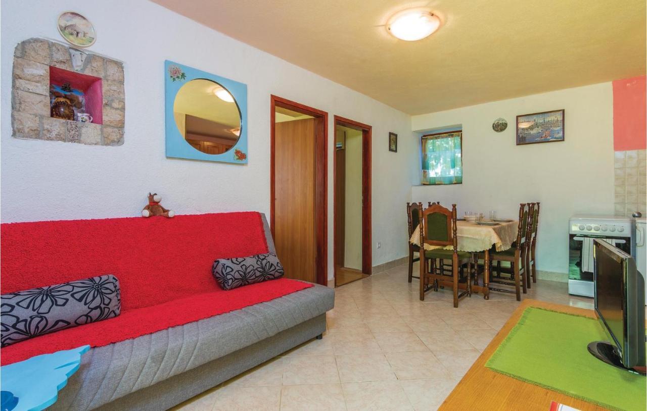 Pet Friendly Apartment In Porec With Wifi Exteriör bild